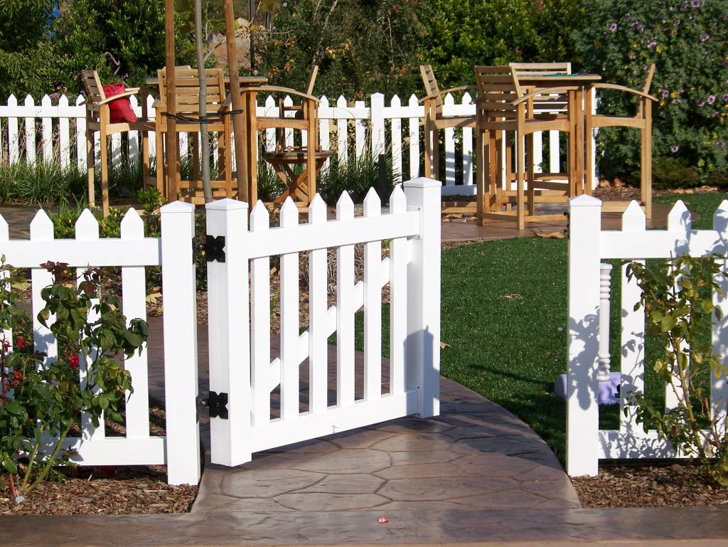 PVC Gate For Picket Fence