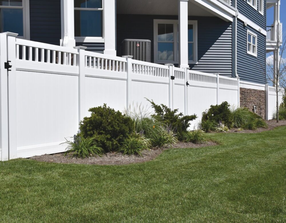 PVC Privacy fence with top picket